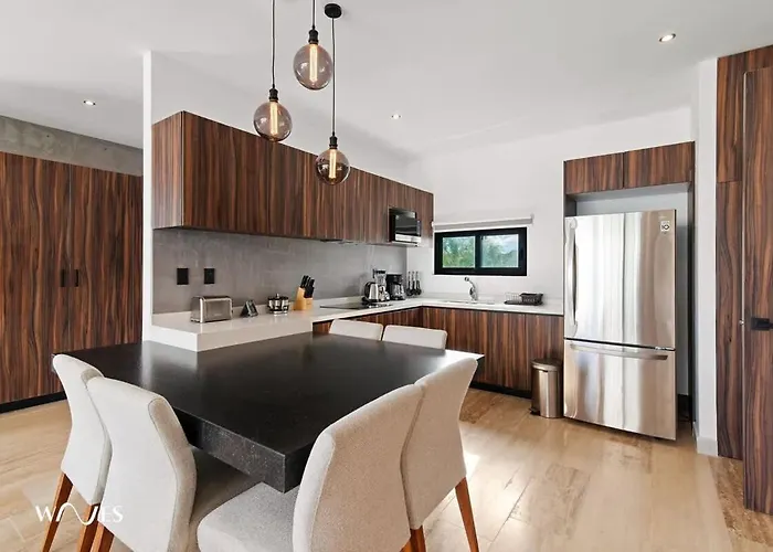 2 Bedroom With Spacious Loft Close From Zone *