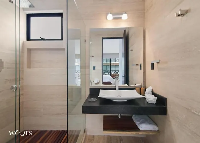 2 Bedroom With Spacious Loft Close From Zone *