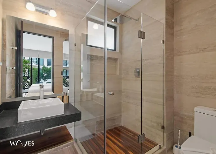 2 Bedroom With Spacious Loft Close From Zone *